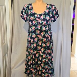 Navy floral stretchy, flowy lightweight dress, NEW without tags